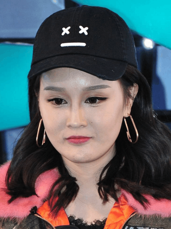 赵本山女儿为啥叫"你球姐"?登上《男人装》才发现实至名归