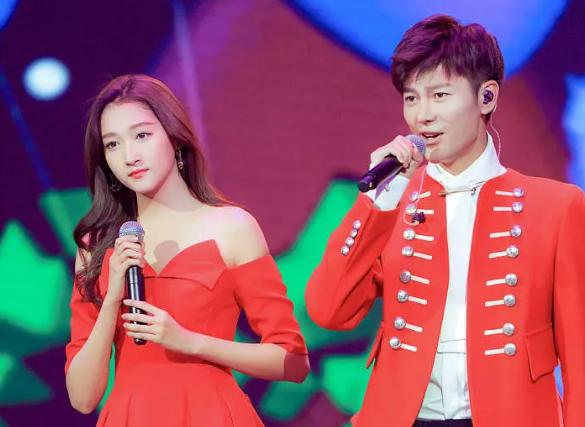 鹿晗和关晓彤春晚同台演出破灭,是拯救收视率?还是杜绝虐狗?
