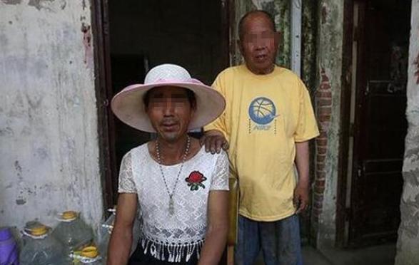 六十岁老头同性恋三年同居却让周围的人都羡慕不已