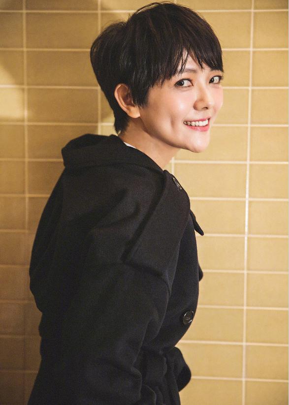 杨乐乐近照太美,短发迷人成熟性感,与汪涵结婚十一年相爱如初!