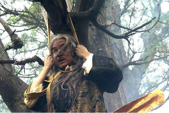 崇祯皇帝自缢处两块孤零零的石碑一棵歪脖子树看后无尽感慨