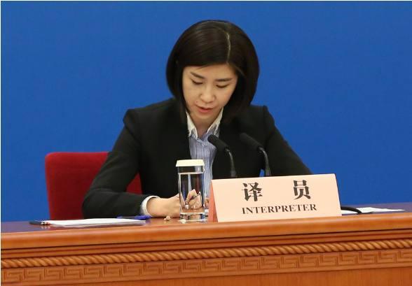 中国最强女翻译官, 究竟有多强? 她让中国诗词走向了世界!