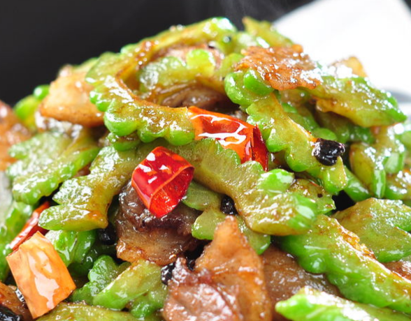苦瓜炒肉的三种做法简单5分钟就学会