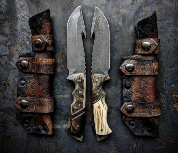 不过这种钩肠刀也有很大的缺陷,它插入身体后很难立即拔出来,失去兵器