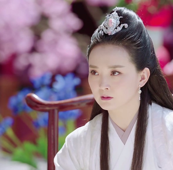 花谢花飞花满天:花大人发现灵姑子和故人容颜相似,心生疑惑