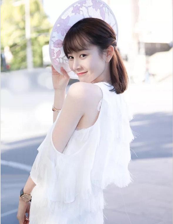 张檬取出假体后拍新剧,脸上恢复笑容换新容貌,让人差点认不出