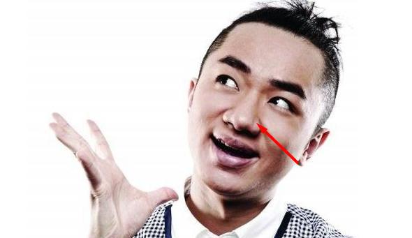 饭勺面相:鼻子有这道线,三十岁前穷困潦倒,三十岁后飞黄腾达