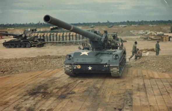 二战结束后,美军很快就列装了m44和m52等战后第一代自行火炮.