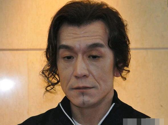 离开央视后李咏风光不再,如今暴瘦近照如老人