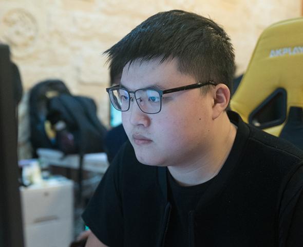 uzi狗年首秀, 疯狂屠杀打懵大舅子, rng全线开花击溃we