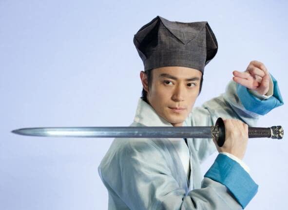 令狐冲扮演者,霍建华帅气,周星驰搞笑,最符合原著的不是李连杰