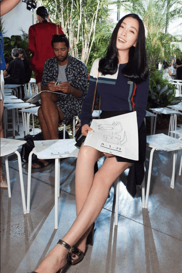 厉害了马苏! 一身名牌愣是穿成地摊货