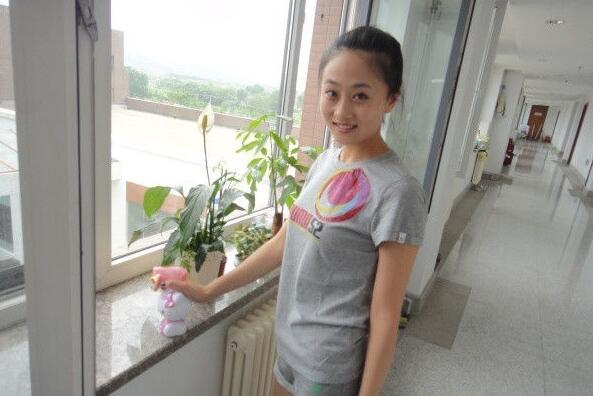 乡村爱情中苏玉红的扮演者叫做翟星月她是老翟头的女儿吗