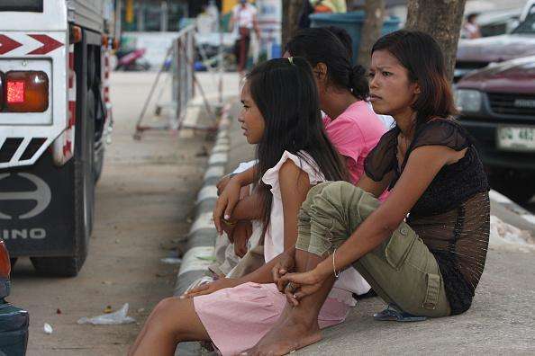 柬埔寨边城少女50美元任人挑选 成中国游客聚集地