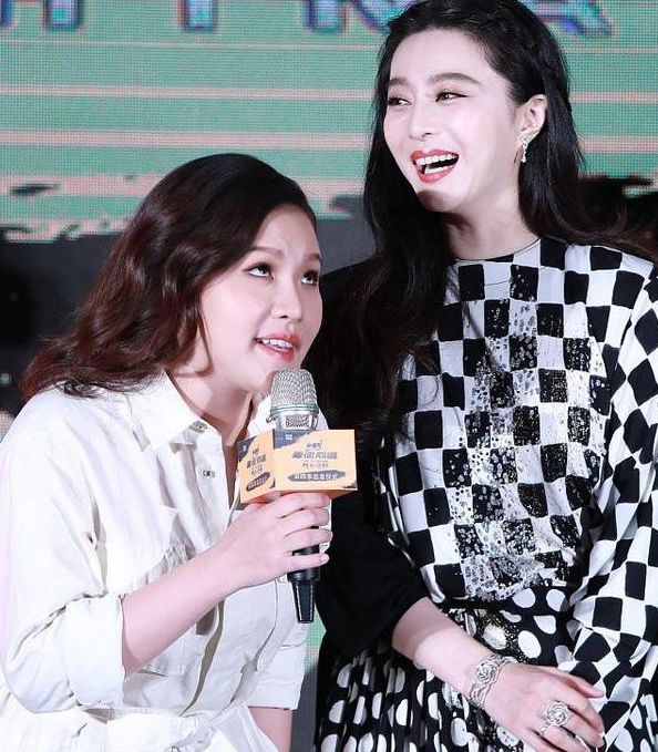 27岁的谢依霖与35岁范冰冰同框,真是木有对比就木有伤害!