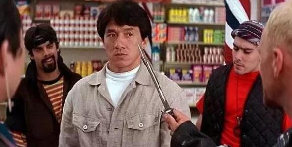 成龙早期作品《杀手壕》,有李小龙的影子!