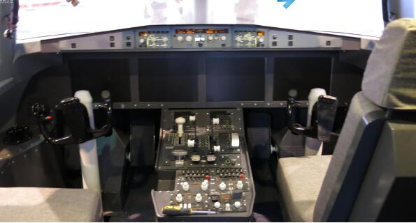 我再造一架新飞机,虽然丑但很实用!