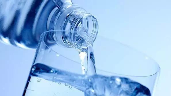 每天喝八杯水的正确时间是什么时候?