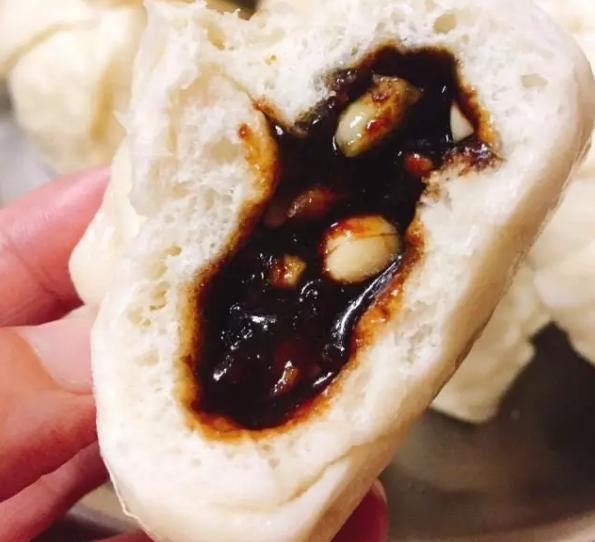 香甜的糖三角包子,比普通馅料的包子好吃百倍,现在几乎买不到了