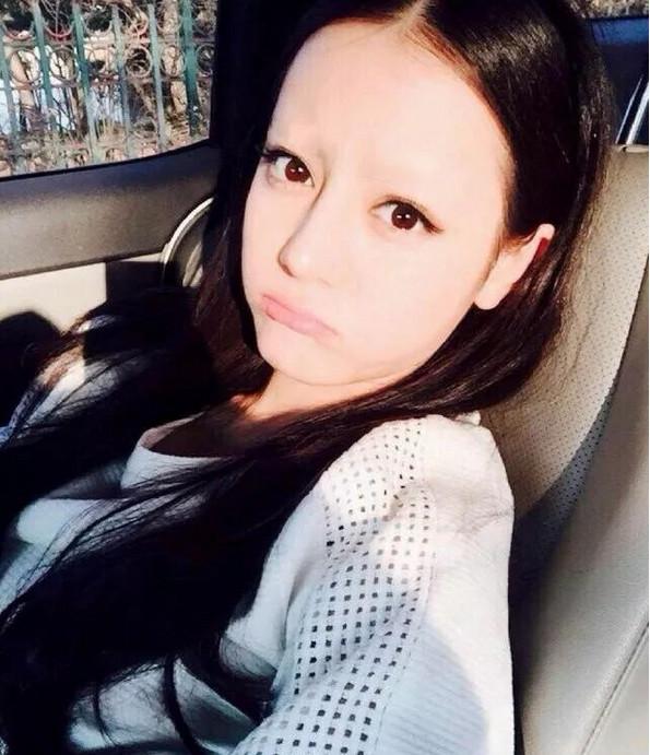 女星没了眉毛颜值比拼,赵丽颖最土,热巴有点吓人,还是郑爽最美