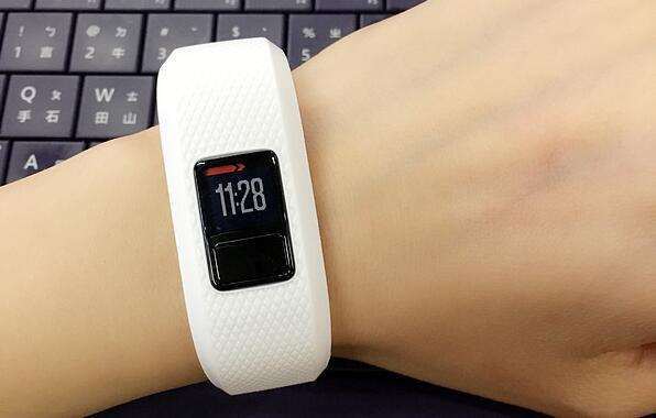 佳明发布全新vivofit 4运动手环 彩色屏续航却可长达一年