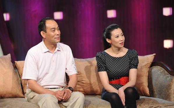 张光北一家近照:和妻子恩爱29年,女儿漂亮如今也是明星!