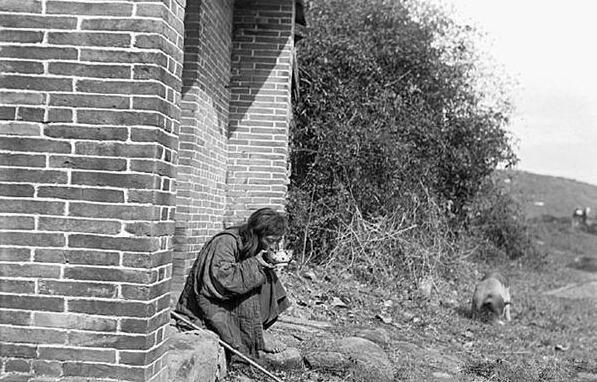 百年前中国街头乞丐的真实老照片