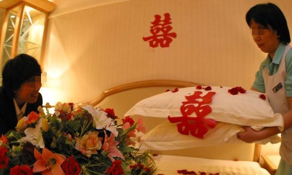 新婚之夜姐姐在婚房大闹,弄清原因,姐夫的脸已经挂不住了