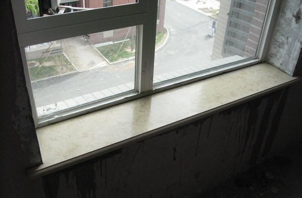 窗台石用胶粘好还是用水泥一犹豫没听工人的这下尴尬了