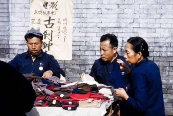 1950年代的北京，大街上是这样的，罕见生活老照片