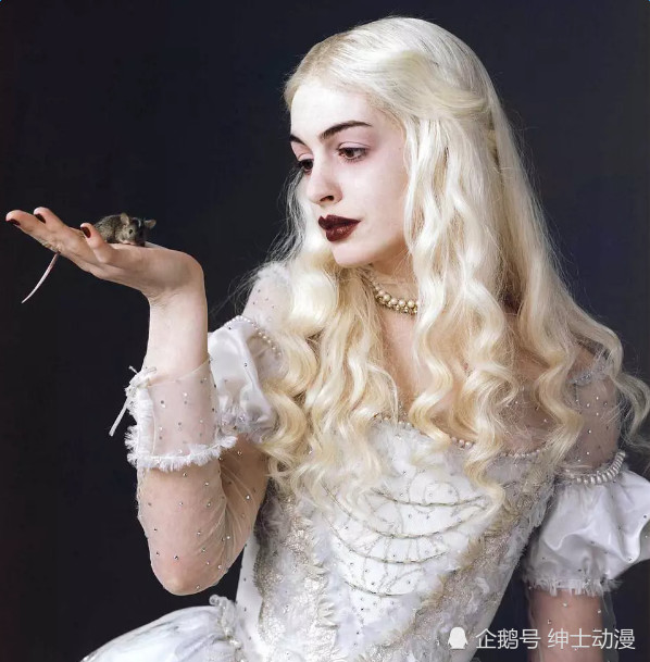 很多人并不是很清楚,白皇后为什么始终不承认自己吃了果塔饼?