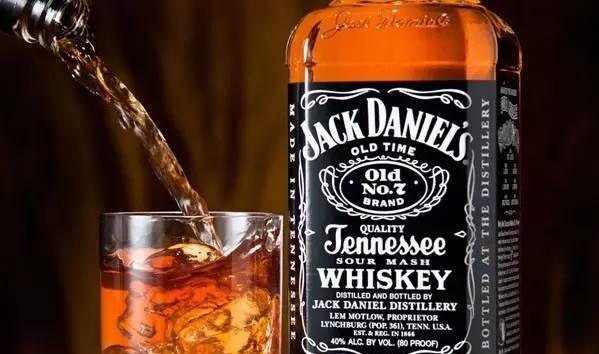 杰克丹尼是什么人为什么这瓶威士忌以他的名字命名