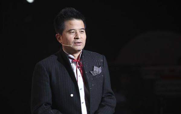 表演形式以唱歌为主,但很多人都不知道毕福剑离开后,都走出了哪些草根