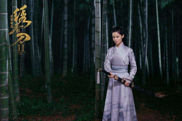 拥有与生俱来的强大气场,娱乐圈中号称"拼命三娘",绝对的美女