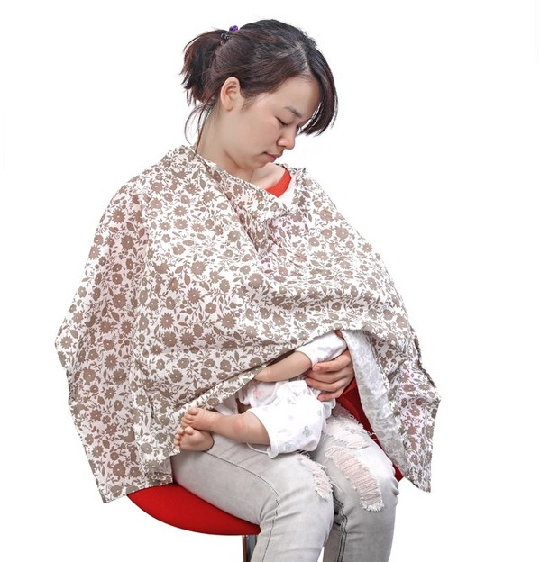 如何在公众场所做到优雅哺乳?掌握这个小技巧,能让人刮目相看!