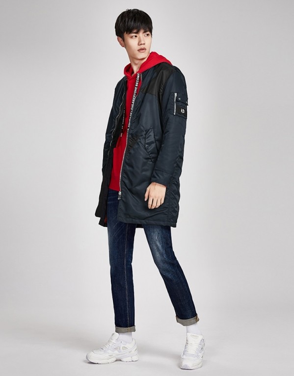 男士红色卫衣搭配什么外套才好看呢?