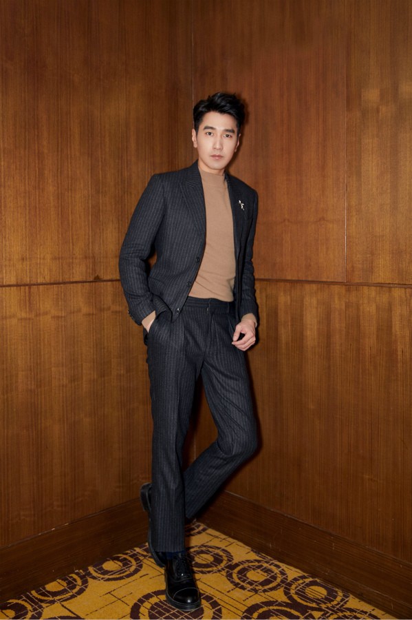 电影《南极之恋》再现致青春cp 赵又廷亲赴南极经历雪盲