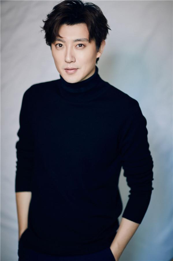 姚远西装诠释绅士时尚