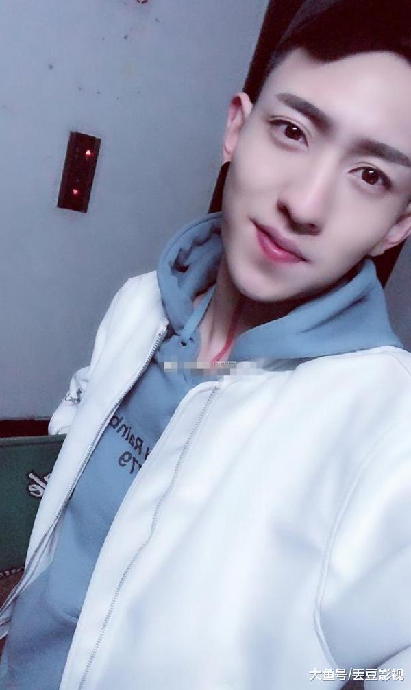 仙洋回应李耀阳和丹sir恋情 禁止恋爱但也没办