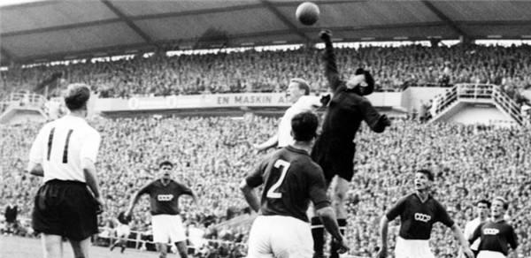 足球史上最强十一人,梅西C罗都只能替补