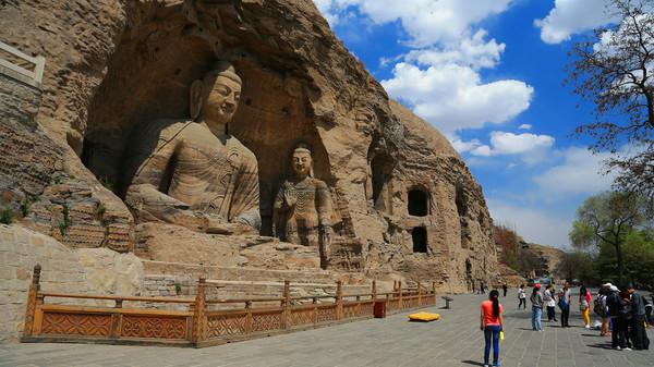 个青庙黄庙交相辉映的佛教道场,其位于山西省忻州市五台县境内东北部