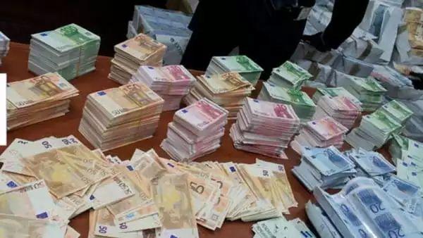 意大利机场一乘客携4万欧元闯关受重罚|现金|罚款|欧元_新浪网