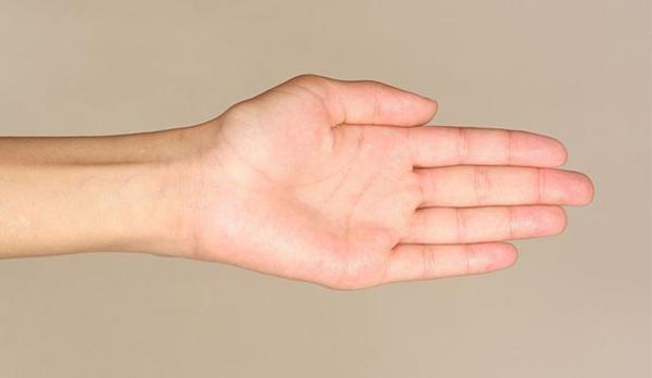 这根手指是肝脏健康"信号灯",若出现4种变化,预示肝脏有问题