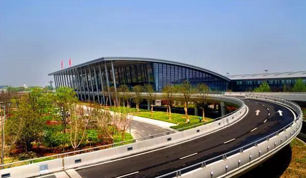 小编查询后发现,常州机场现在有直飞名古屋,首尔,万象,大邱等地的航线