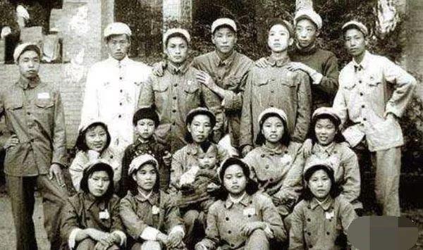 援疆女兵最怕首长找谈话一谈准是婚嫁二五八团