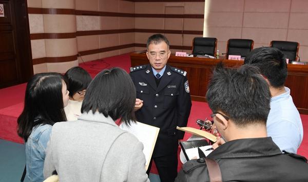 政委郑廷发,副总队长欧阳玮,周江山,澄迈县委常委,公安局局长潘秋光及
