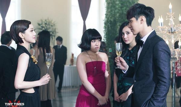 出演电影《小时代》里肌肉发达头脑简单的唐宛如,只能安静几秒.