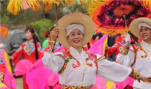 古塔镇卧云山举行祈福纳祥法会暨文艺演出赏花文化庙会活动