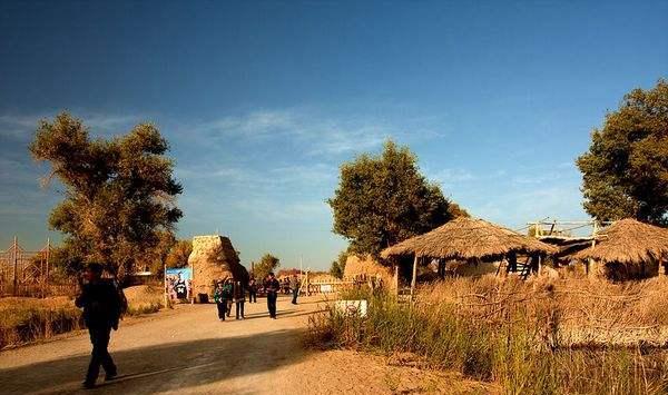 沙漠之中的一个神秘小村寨霸占中国四大顶级美景