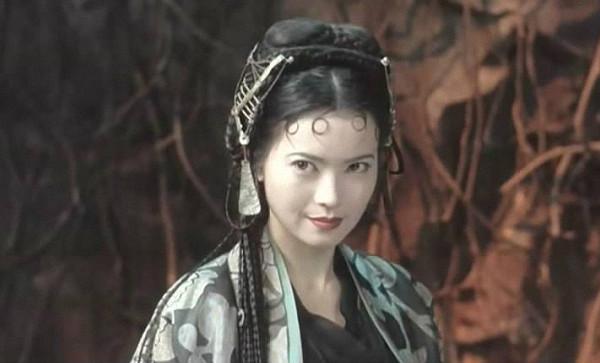 就是在周星驰影戏《大话西游》扮演的"蜘蛛精"